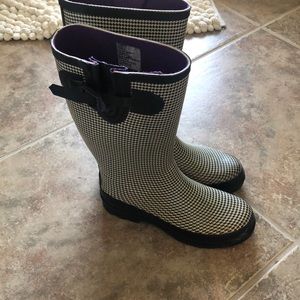 rain boots